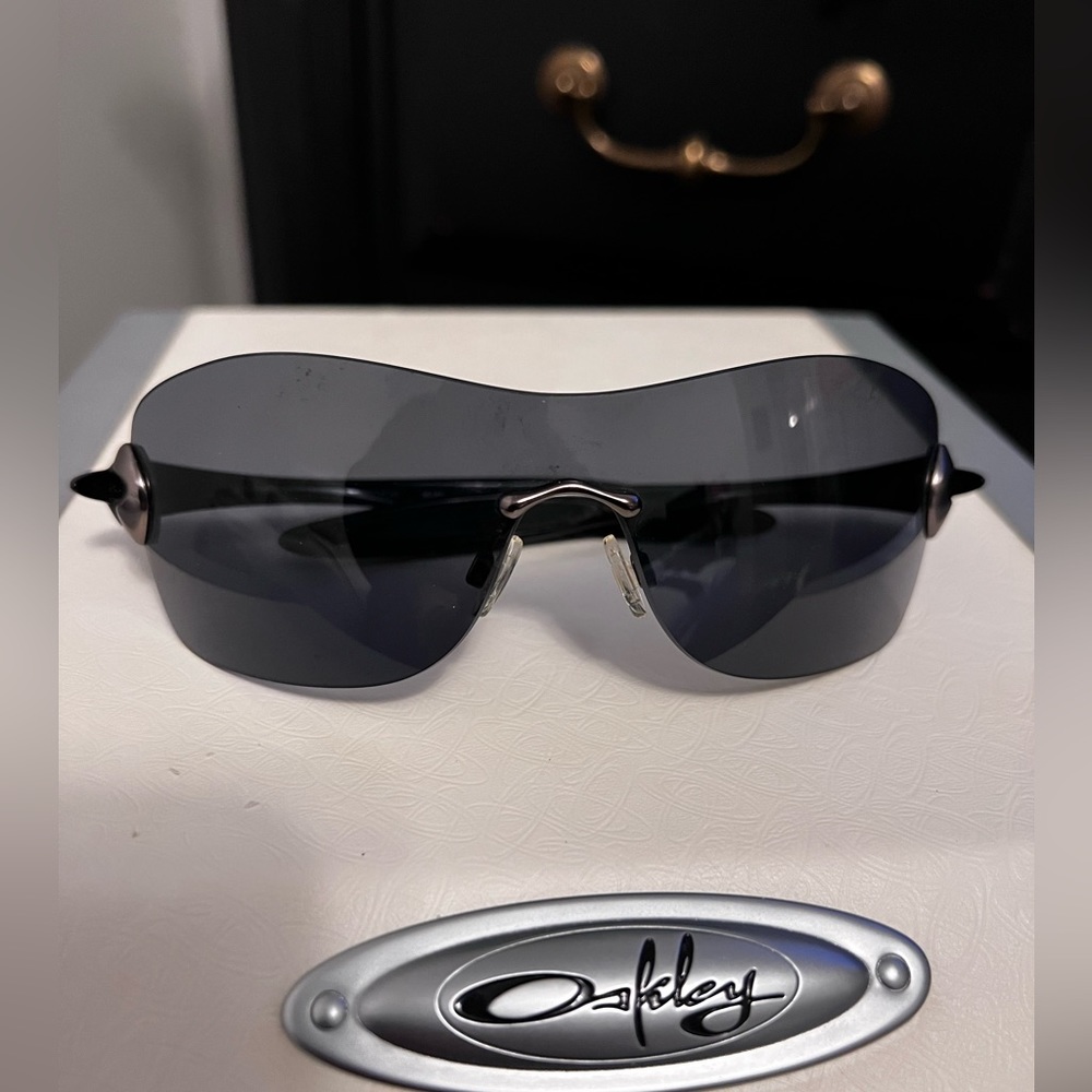 Oakley Compulsive